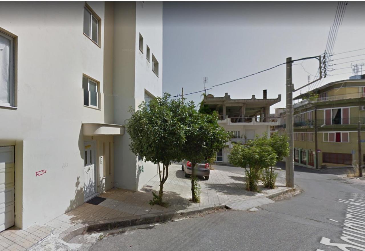 Square 1 Apartment